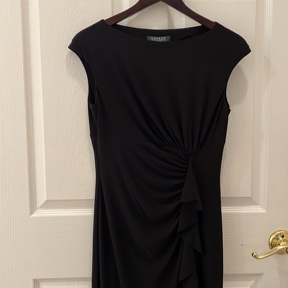 Women’s Ralph Lauren Black Sleeveless Sz 6 Twist Front rouged Stretch Sheath drs - Picture 2 of 9
